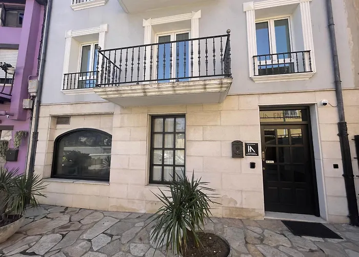Casa de huéspedes: Hostería de Adarzo auto check